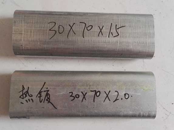 30x70镀锌带椭圆大棚管和热浸锌大棚管对比图片